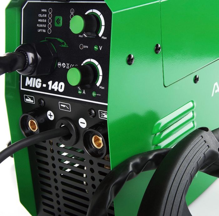 Зварювальний напівавтомат інверторний APRO MIG-140, 20-140А, ел.4мм, пр.0.8-1мм 1кг 3+2.5+2м